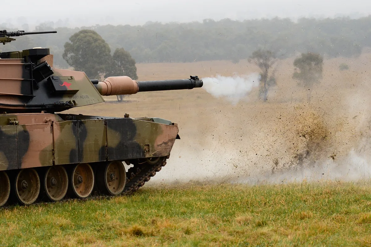 General Dynamics bate previsiones y presume de cartera récord: 136.500 M$ pendientes de entregar, un 32% más que hace un año