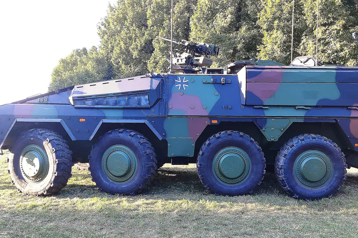 Rheinmetall dispara sus ventas un 70% y su cartera supera por primera vez los 80.000 M€ — pero avisa de que la caja del trimestre será muy negativa