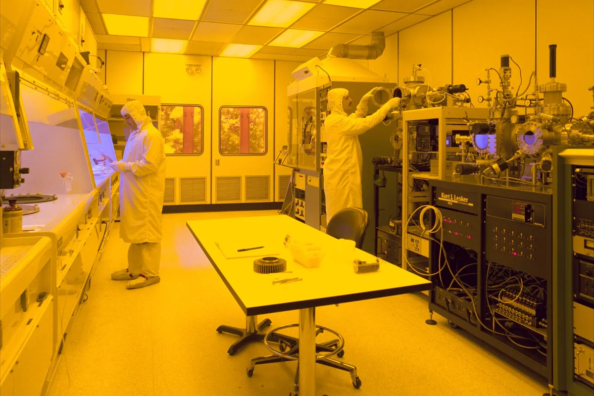 EE. UU. traslada a ASML su temor a que una máquina EUV puntera esté en China; ASML lo niega de forma tajante