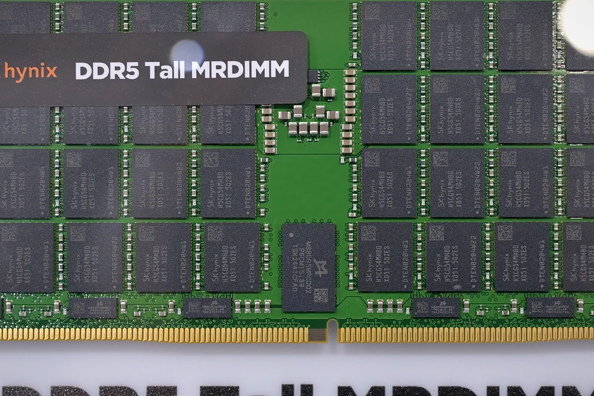 SK hynix produce en masa el HBM4 de 16 capas para NVIDIA mientras Micron solo manda muestras y Samsung se descuelga